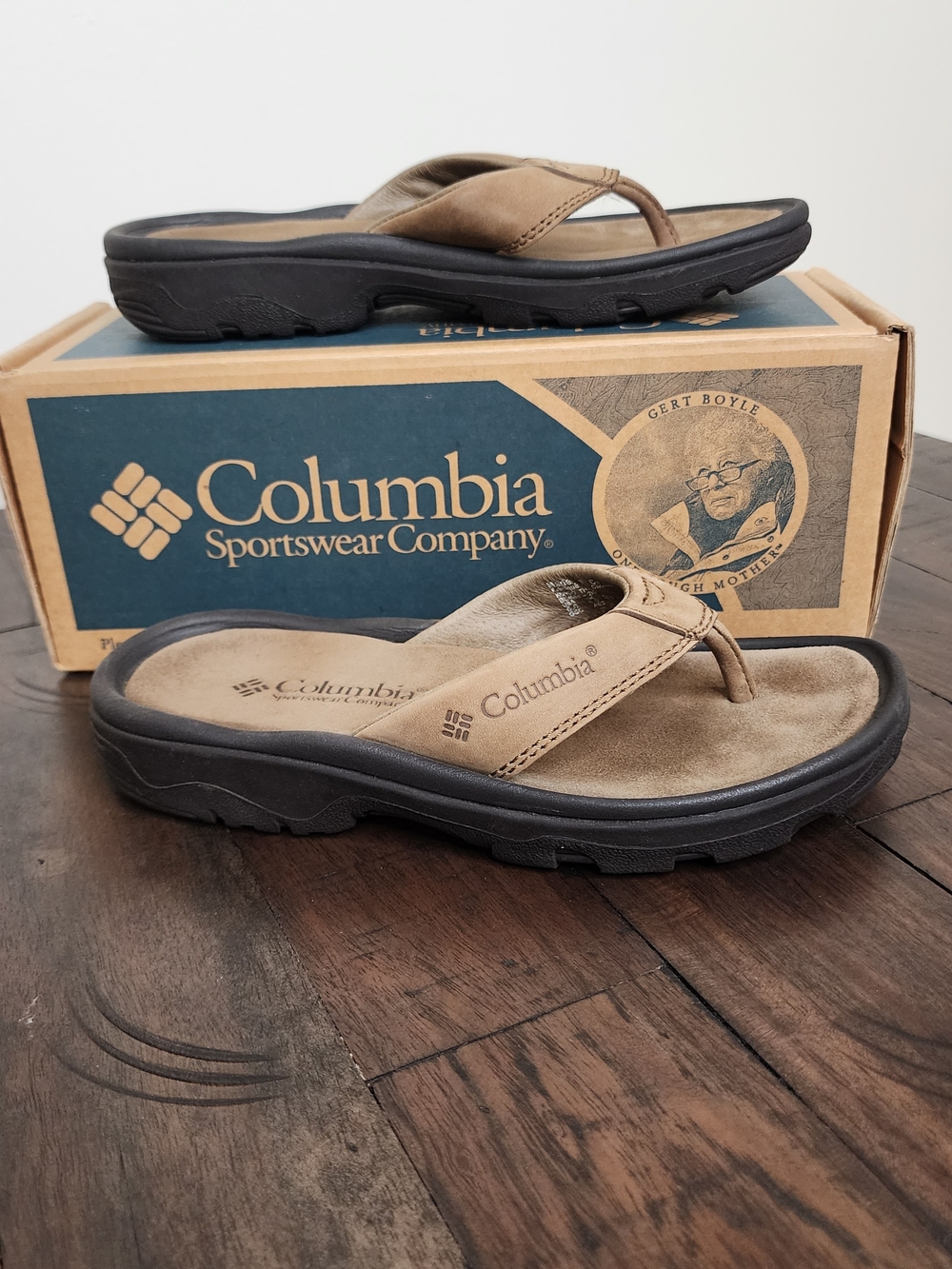 Columbia Women's Tan Leather Outdoor Kungo Thong Sandals Sz 6 Athletic Coastal